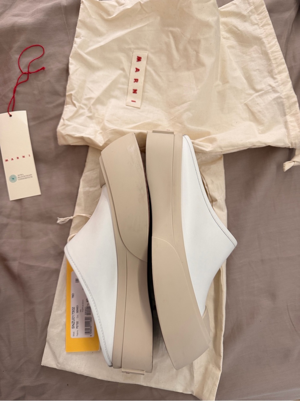 💯 AUTHENTIC 💯Marni White Canvas Slide Mules with Tan Platform